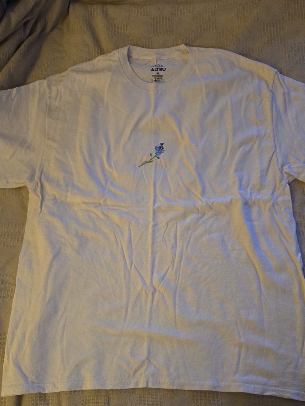 Altru Forget-Me-Not Short-Sleeve Tee XL